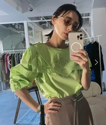 Ameri UND 2WAY HANKACHI EMBROIDERY TOP