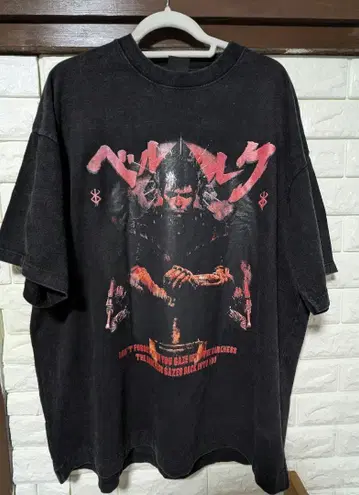 [새상품 미착용] 베르세르크 bootleg T셔츠 XL