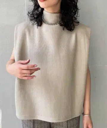 AMERI vintage PADDED RIB TOP