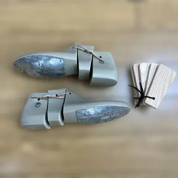 스파이크 신발 모양