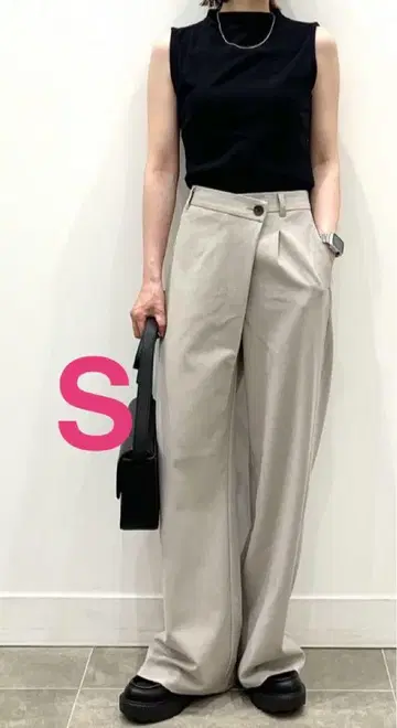GU 랩 슬랙스 Z+E S 사이즈 베이지