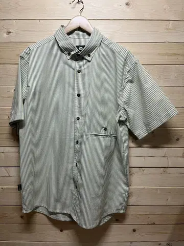 MAGENTA SKATEBOARDS OXFORD STRIPED SHIRT