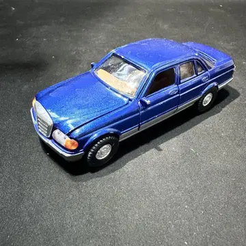 요네자와 미니카 벤츠 560SEL
