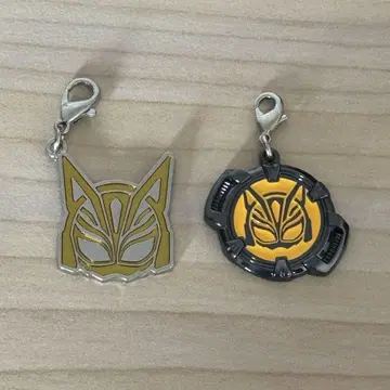 가면라이더 기츠 메탈 참 컬렉션 나고 2점