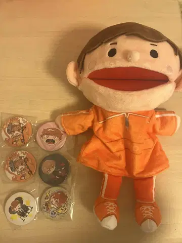 메이 굿즈 (퍼펫, 캔뱃지)