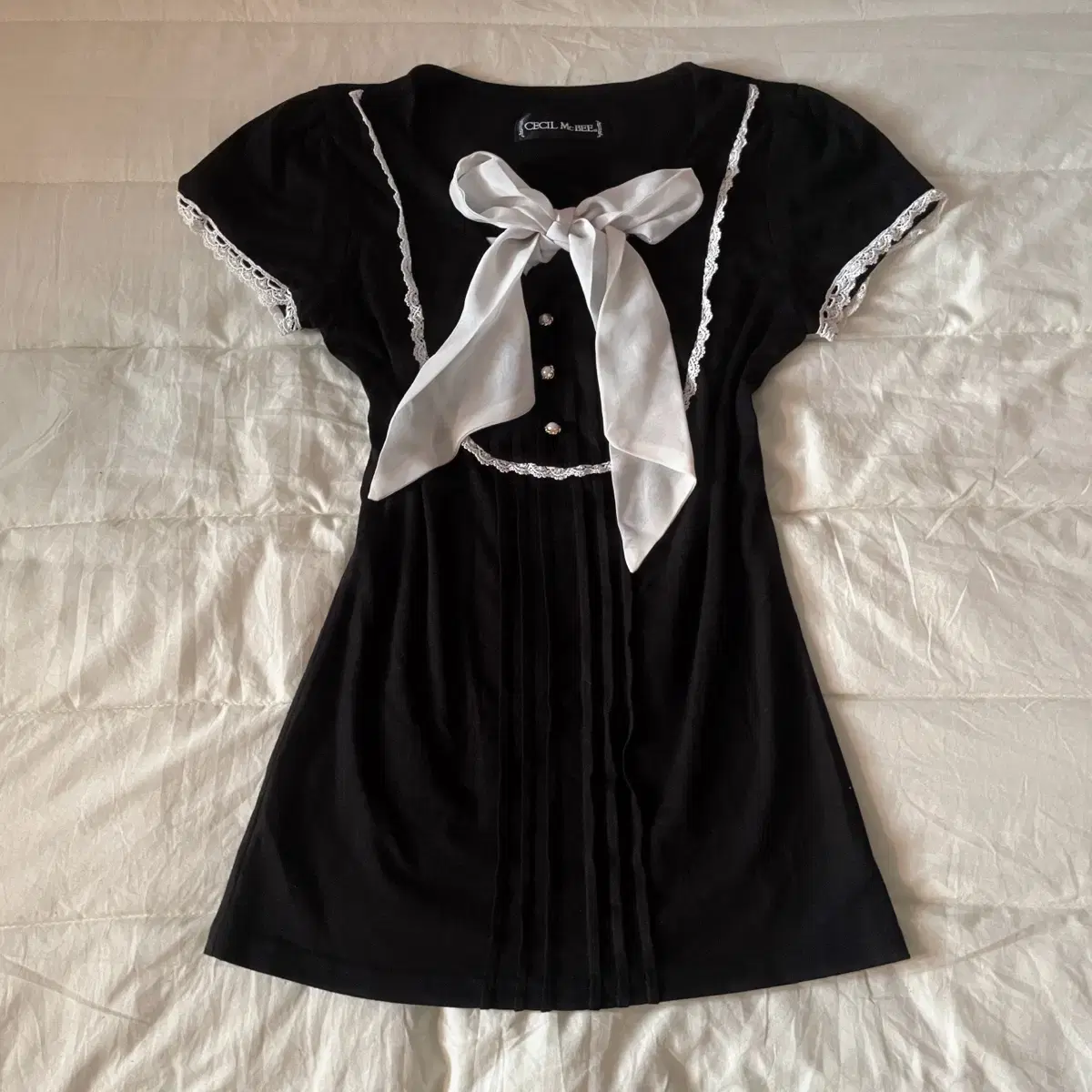 New product) The Barnnet Margaret Frill Blouse Margaret