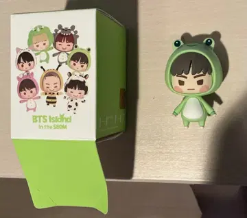 BTS Island in the SEOM 럭키 드로우 마그넷 V 태태