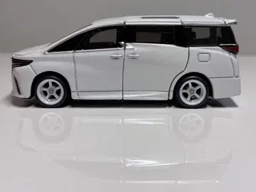 토미카 프리미엄 TOYOTA 40 알파드 개(출시 기념 사양)