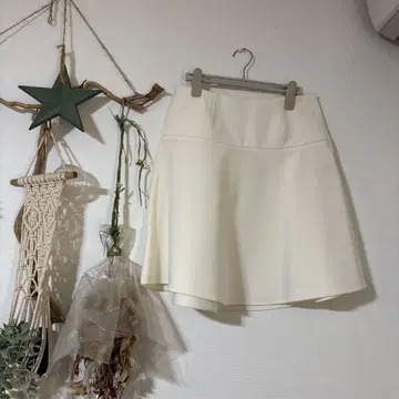 아이보리 플레어 스커트 38 사이즈 일본제