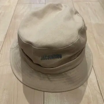 JACQUEMUS 베이지 버킷햇
