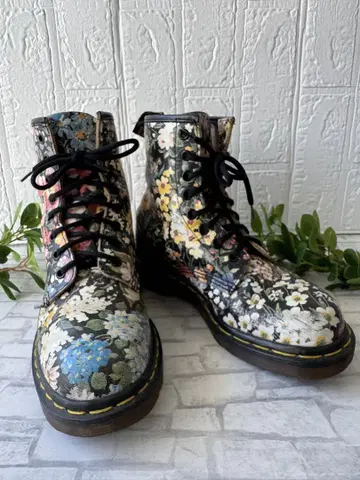 닥터마틴 Dr.Martens 8홀 부츠 영국제 파스칼 UK4