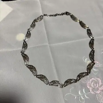 리프 모티브 실버 목걸이