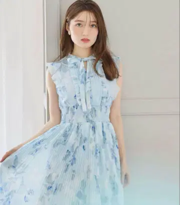리본 포함 허리 셔링 플라워 프린트 플리츠 원피스