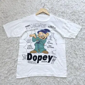 '90s' 'Dopey' 빈티지 루즈 티셔츠