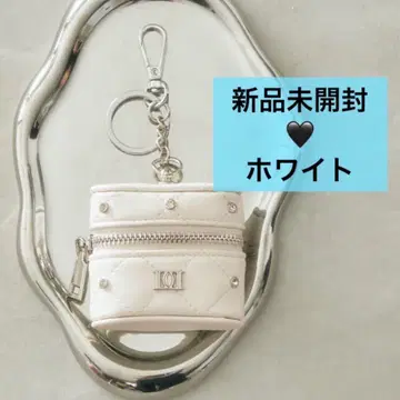 미개봉 새상품 퀼팅 비쥬 AirPods 케이스 다리치 화이트