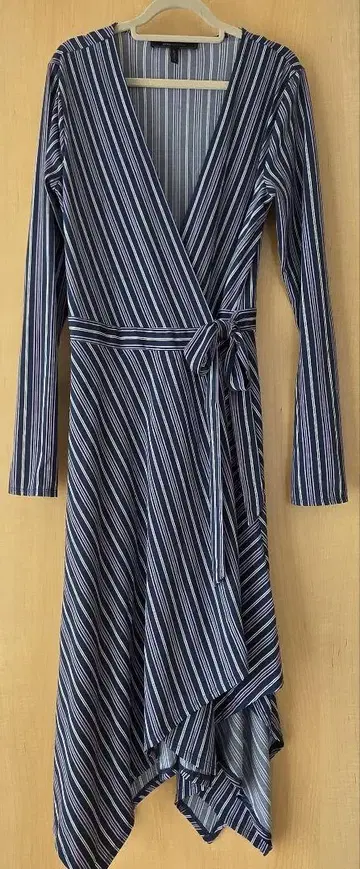 BCBGMAXAZRIA 긴팔 랩 원피스 스트라이프 사이즈 S 네이비