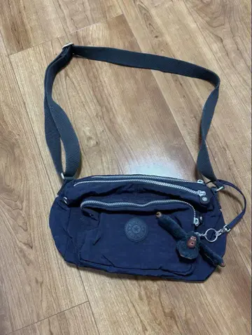 kipling 숄더백 참 포함