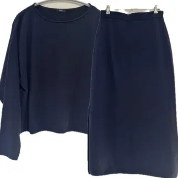 [ YLEVE ] 네이비 니트 스웨터, 롱 스커트