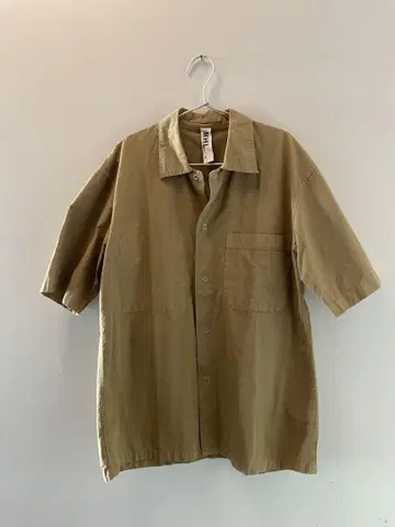 MHL 카키색 포켓 부착 반팔 셔츠