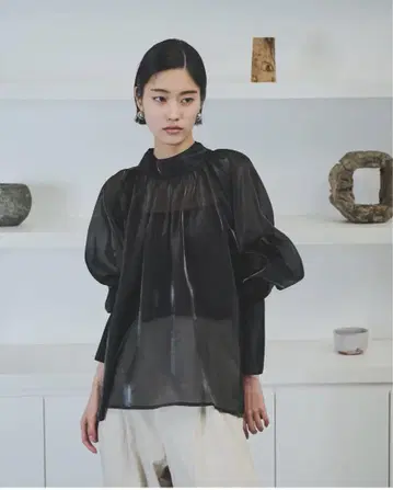 시스루 퍼프 슬리브 셔츠 블랙