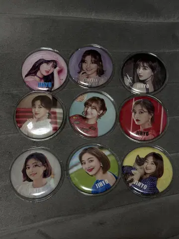 TWICE 지효 캔뱃지 묶음 판매