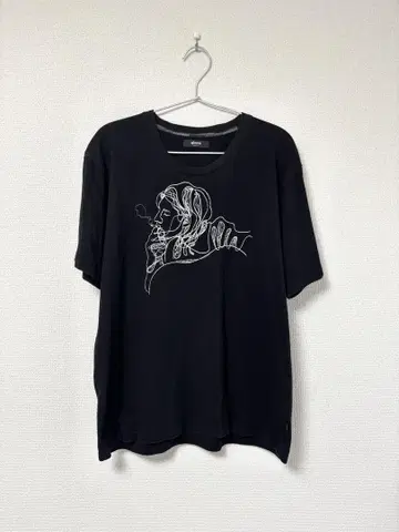 [ glamb ] 선화 자수 T Shirt