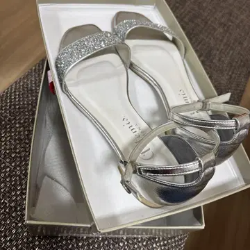 실버 글리터 플랫 샌들