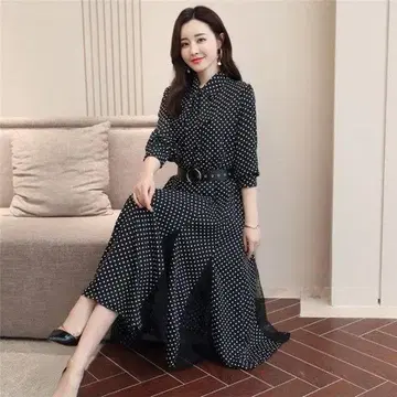 물방울 패턴의 긴팔 롱 원피스