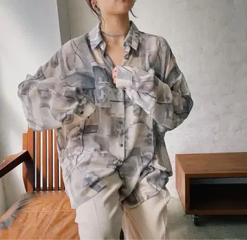 Link 페미닌 pattern 오버 시어 셔츠