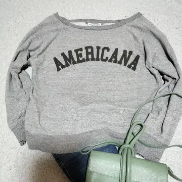 Americana Deuxieme class 별주 오프숄더 맨투맨
