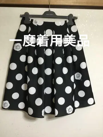 1회 착용 새상품급 플레어 스커트 블랙 & 화이트 물방울 패턴