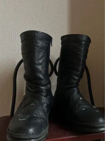 검은색 지퍼 롱 부츠 센소유니코