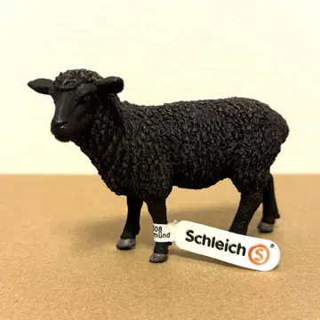 schleich 슐라이히 검은 양 피규어