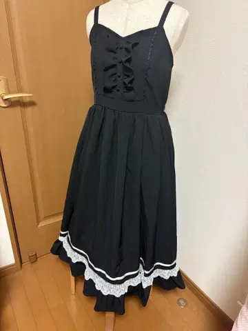[새상품급] 프릴 디자인 캐미 원피스