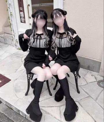 이모 콜라보 데콜테 오픈 하운드투스 체크 원피스