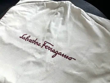 페라가모 가먼트 백