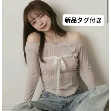 Della ribbon tops