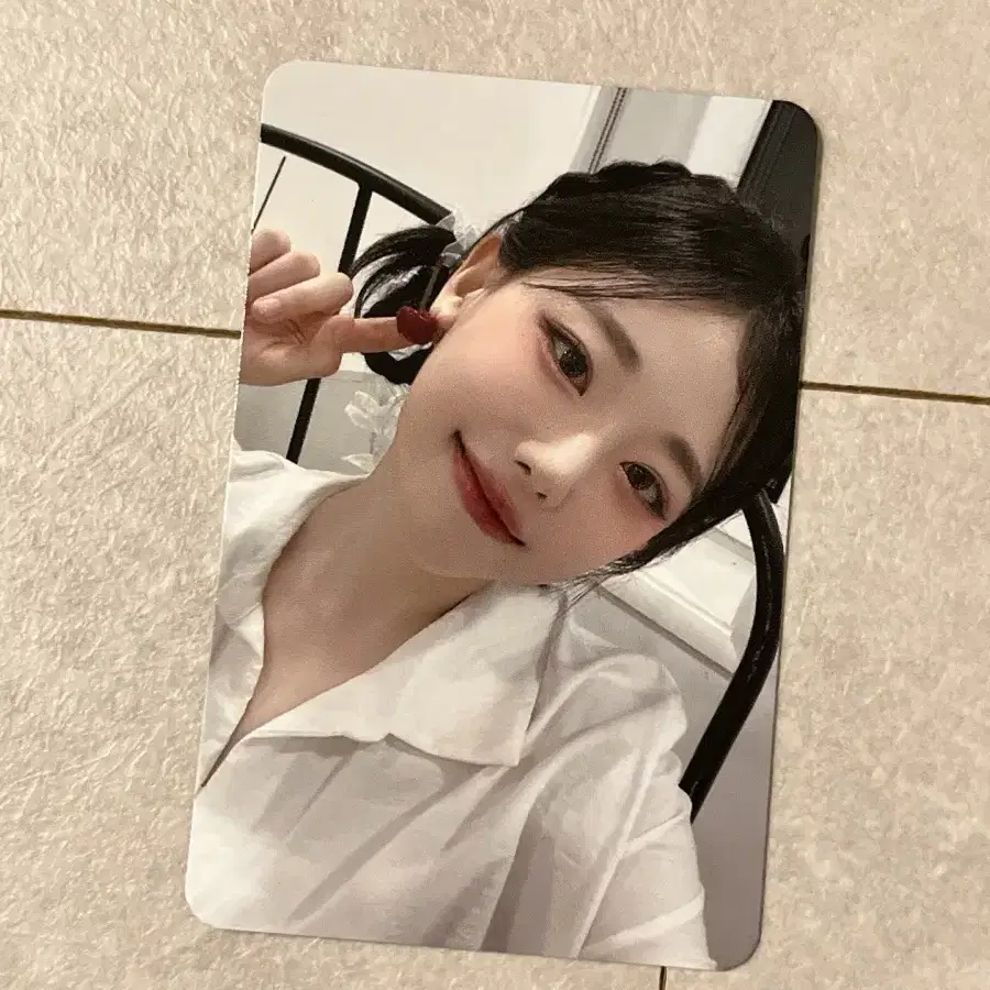 【当選】QWER シヨン トレカ MANITO 시연 포카 QWER シヨン トレカ MANITO 시연 포카 - メルカリ