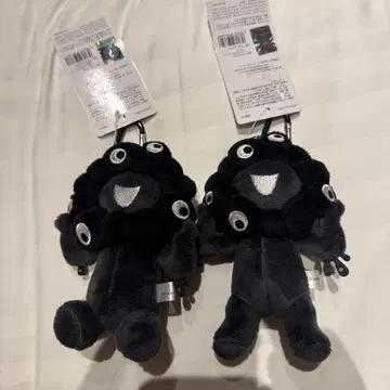 검은 먘먘 카라비너 마스코트 서 있는 모습, 앉아있는 모습 2개 세트