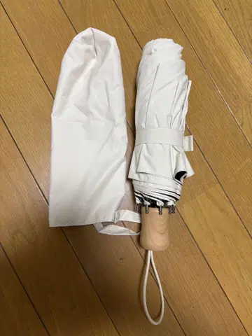 유니클로 신상 화이트 우천 겸용 접이식 우산