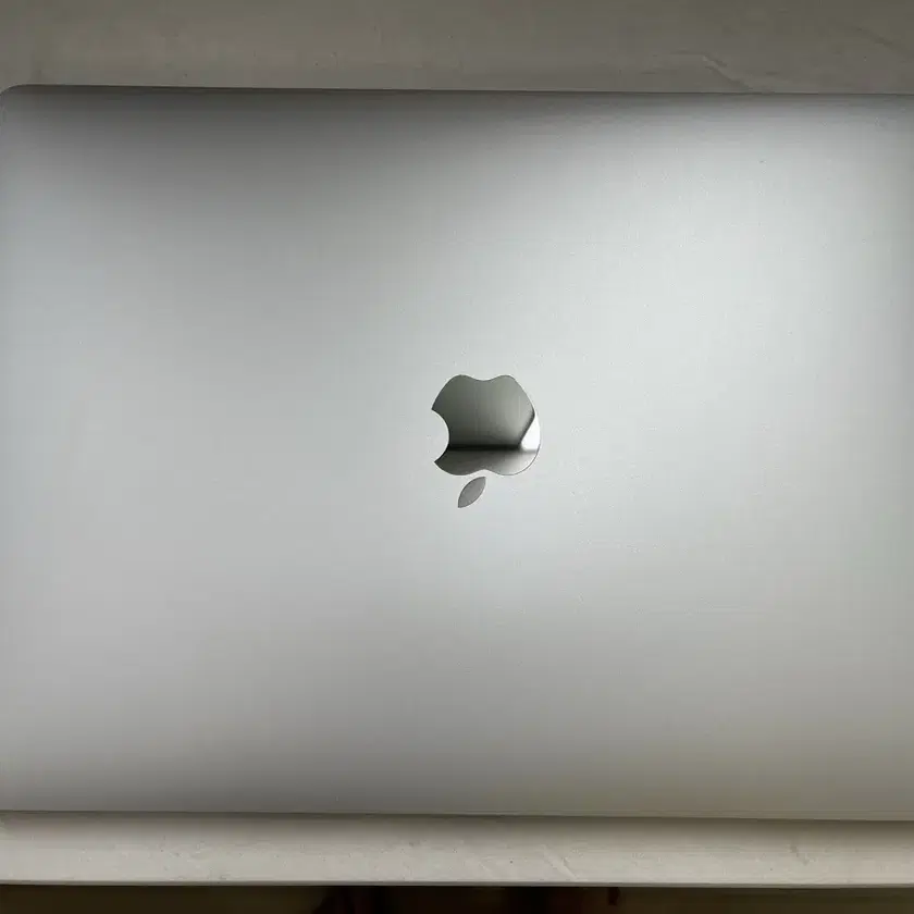 MacBook Pro 13インチ A2338 16GB 512GB Apple MacBook Pro 2022 A2338 13in M2 10 Core GPU 8GB RAM