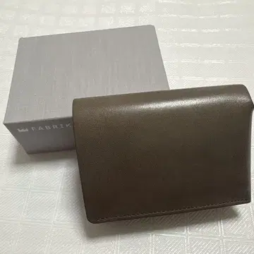 새상품급 FABRIK 3단 폴더형 지갑 트라이폴드 월렛 모카