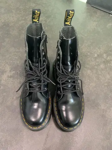 Dr. Martens 제이든 통굽 부츠