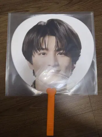 하트 모양 부채, 얼굴 사진 부착, 오렌지색 손잡이