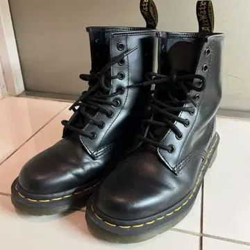 Dr.Martens 8홀