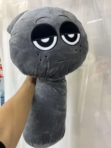 유니크한 그레이 봉제 인형