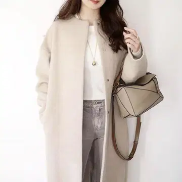 [미사용 새상품] 심플 미들 기장 라운드넥 한국 스타일 코트 애프리콧