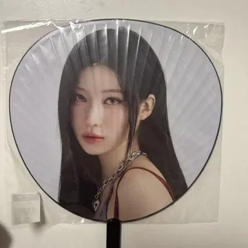 BABYMONSTER 아사 부채