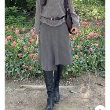 스트라이프 비대칭 미디엄 스커트 무릎 기장 성인 스트릿 한국