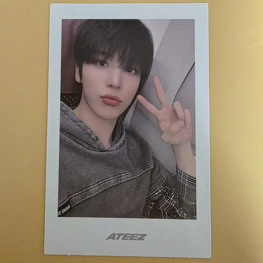 ATEEZ | 에이티즈 Ateez Lemon Drop Polaroid - Yunho #에이티즈